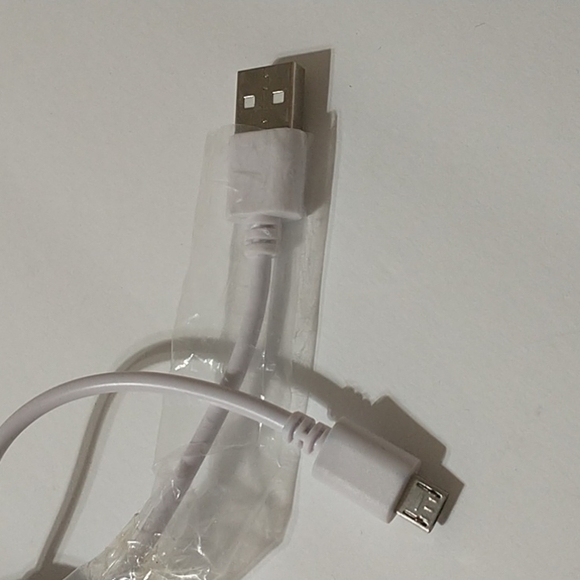 Jones New York silver charging pouch purse - Picture 3 of 14